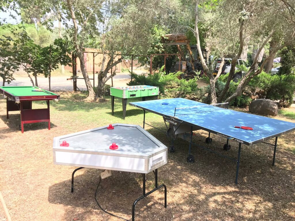 שולחנות משחק להשכרה של כיפלנד